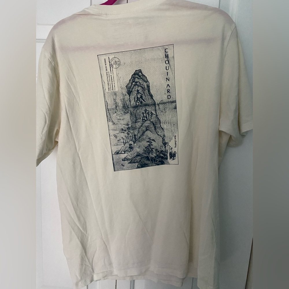 men’s Patagonia t shirt - Picture 3 of 4